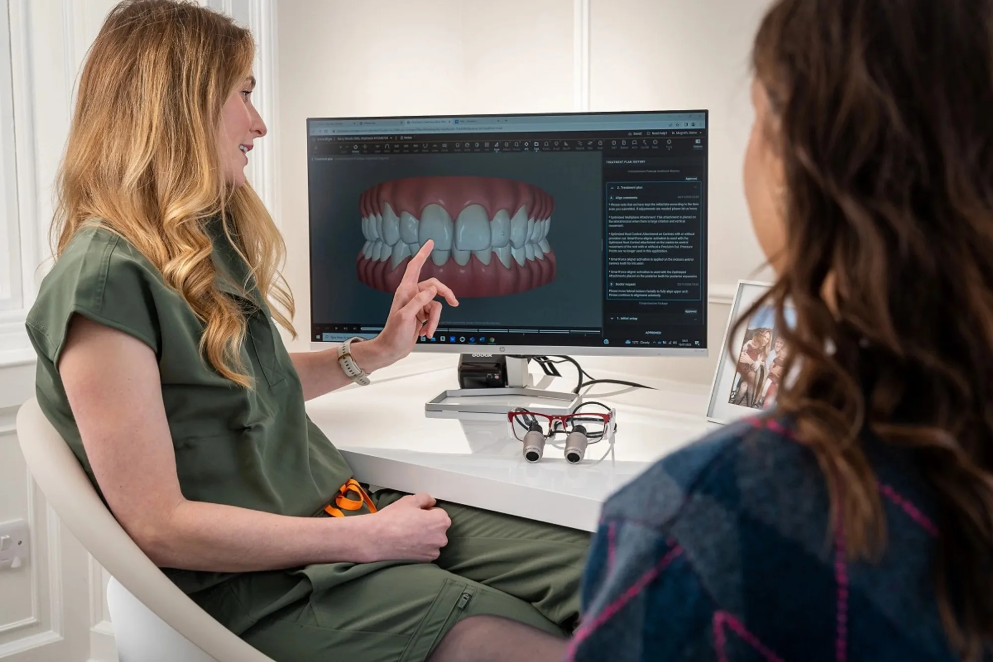 Sito per studio dentistico con prenotazione online, elenco trattamenti e foto accogliente dello studio