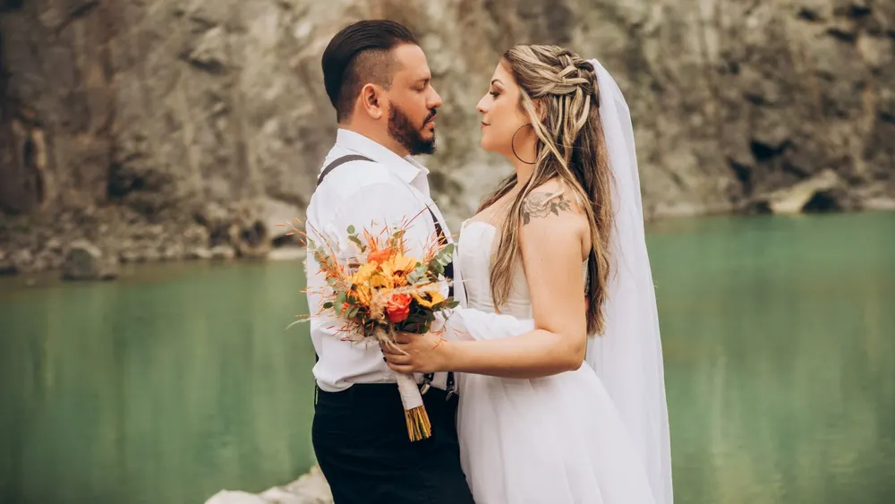 Un site de wedding planner avec un portfolio de mariages réels, des forfaits et une demande de consultation